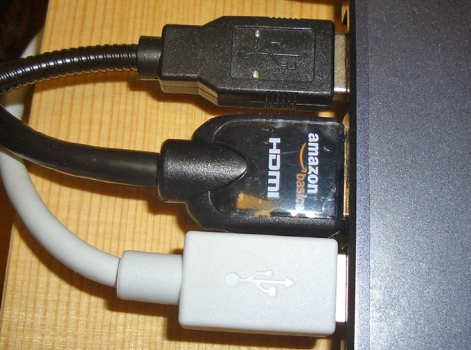 アマゾンのHDMI→DVIケーブル