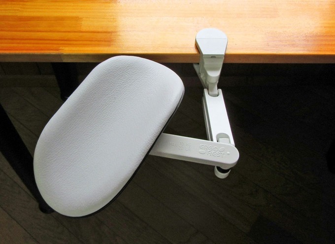 エルゴレスト・アームレストの取り付け エルゴレスト・アームレストの取り付け