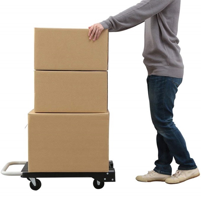 持ち手を折りたたんで運べる 持ち手を折りたたんで運べる