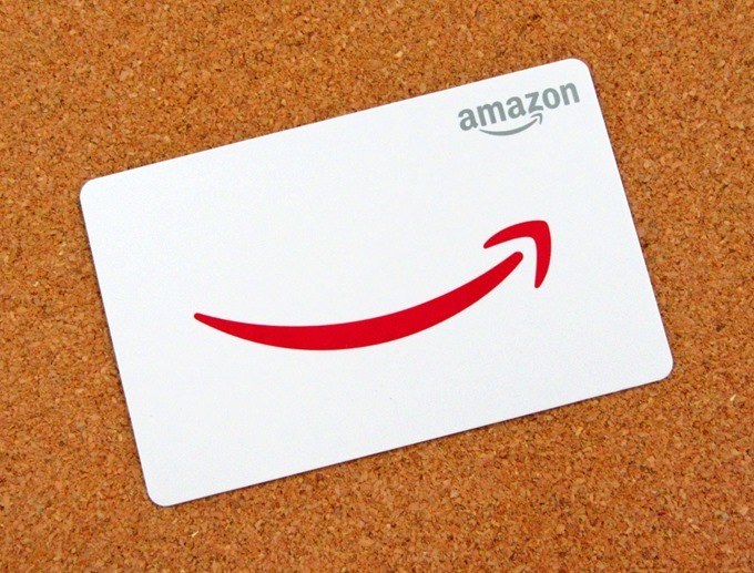 Amazonギフト券レッドタイプのギフト券カードはシンプルデザイン