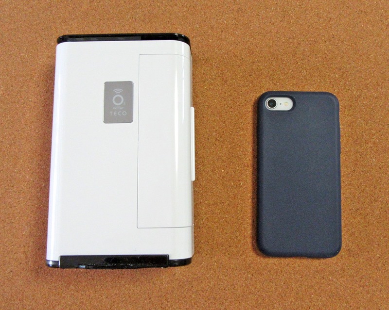 オゾン発生器とiPhoneのサイズ比較